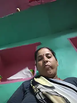 Snapshot of Reena_lodha chatting on 06-04-26, 09:41 Reena lodha online show from 06-04-26, 09:41