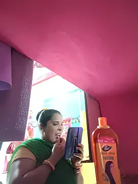 Snapshot of Reena_lodha chatting on 06-01-26, 10:48 Reena lodha online show from 06-01-26, 10:48