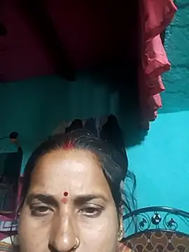 Snapshot of Reena_lodha chatting on 01-17-26, 10:35 Reena lodha online show from 01-17-26, 10:35