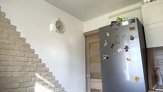 ElsieKuhlmann online show from 04-18-26, 02:08