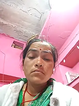 Snapshot of Sonam15884 chatting on 01-18-26, 10:13 Sonam15884 online show from 01-18-26, 10:13