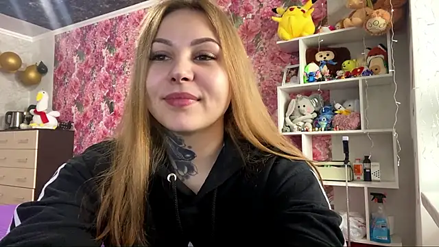 TraciBallena online show from 02-11-26, 09:09