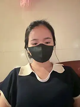 Snapshot of Gwen879 chatting on 05-23-26, 12:42 Gwen879 online show from 05-23-26, 12:42