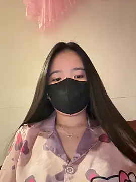 Gwen879 online show from 03-18-26, 12:03