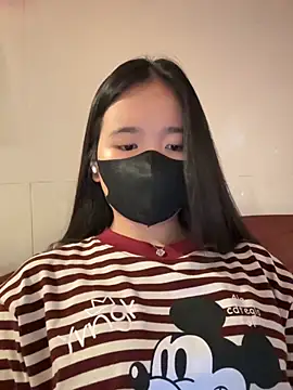 Gwen879 online show from 04-24-26, 07:21