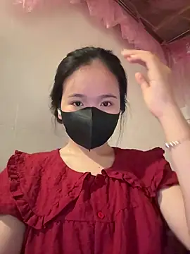 Snapshot of Gwen879 chatting on 06-04-26, 12:37 Gwen879 online show from 06-04-26, 12:37