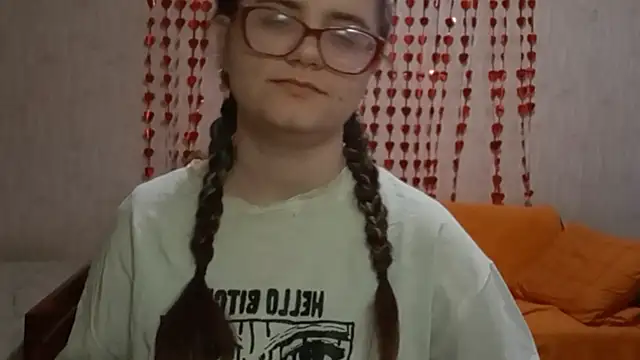 Miyabeee online show from 03-17-26, 07:22