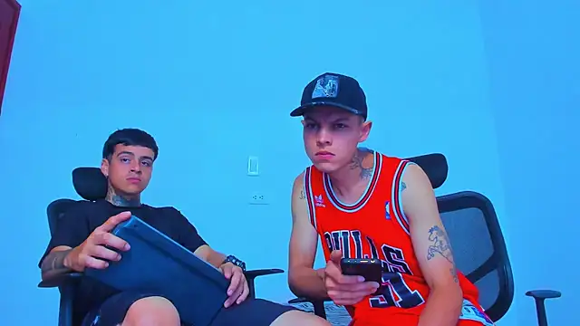 Thomas-Wil online show from 04-19-26, 03:24