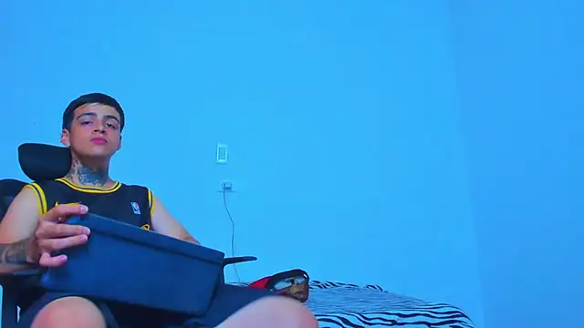 Thomas-Wil online show from 04-23-26, 07:59