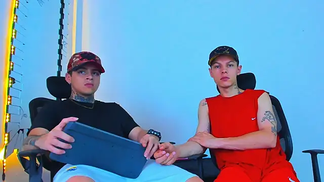 Thomas-Wil online show from 02-12-26, 02:55