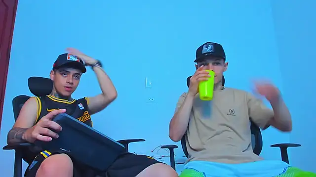 Thomas-Wil online show from 03-22-26, 04:08