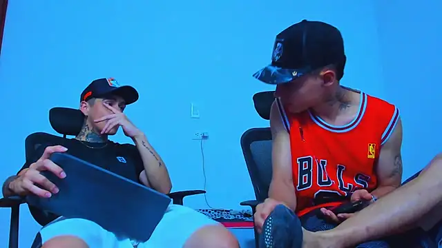 Thomas-Wil online show from 03-20-26, 02:34