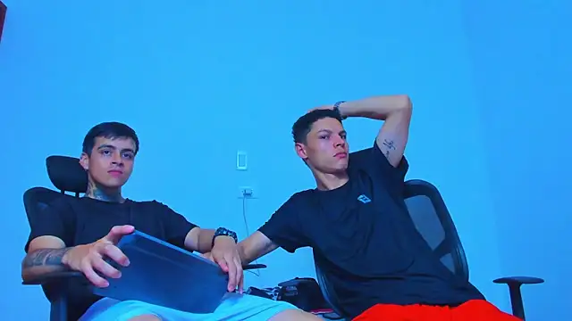 Thomas-Wil online show from 04-05-26, 01:34