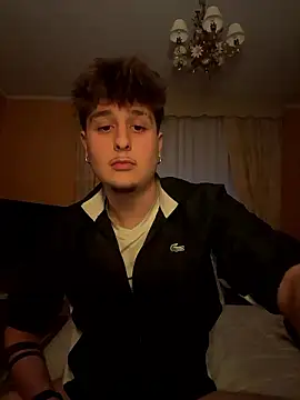 Snapshot of xXNikholasXx chatting on 01-10-26, 03:51 xXNikholasXx online show from 01-10-26, 03:51