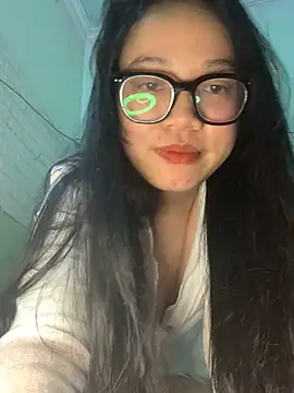 Snapshot of Leeeiu chatting on 01-09-26, 12:56 Leeeiu online show from 01-09-26, 12:56