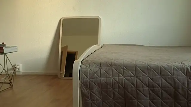 Snapshot of Satin_Sin chatting on 05-27-26, 06:04 Satin Sin online show from 05-27-26, 06:04