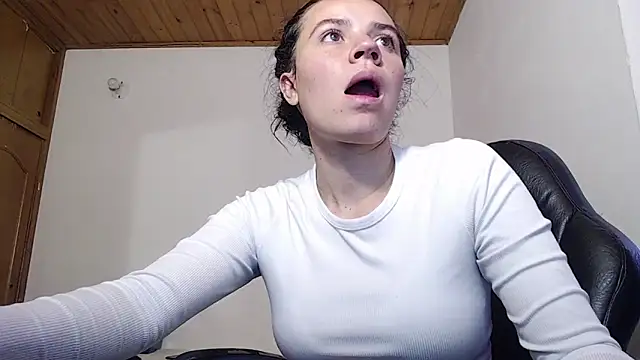 Snapshot of Shanel_Lozano chatting on 05-25-26, 04:17 Shanel Lozano online show from 05-25-26, 04:17