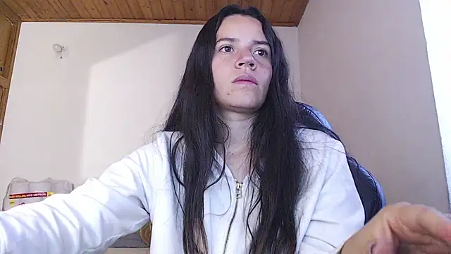 Shanel Lozano online show from 06-12-26, 03:32