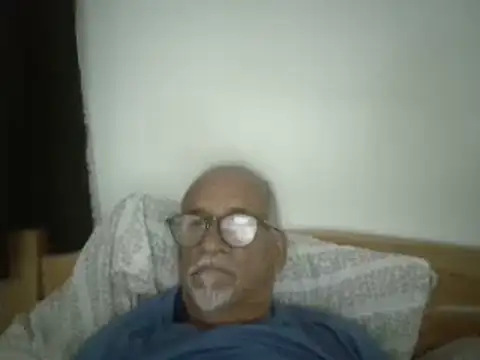 Snapshot of Patyman chatting on 04-12-26, 10:57 Patyman online show from 04-12-26, 10:57