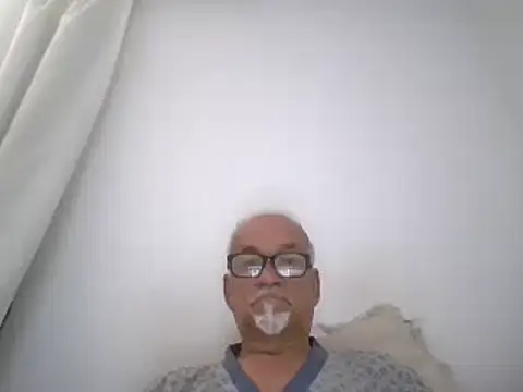 Snapshot of Patyman chatting on 05-03-26, 02:20 Patyman online show from 05-03-26, 02:20