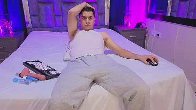 LeoMonnroe online show from 02-03-26, 08:25