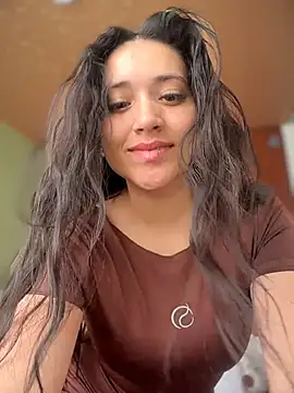 Veronica Wins  online show from 07-01-26, 02:39