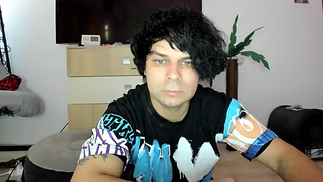 Snapshot of LorenzoBoy99 chatting on 01-09-26, 01:29 LorenzoBoy99 online show from 01-09-26, 01:29