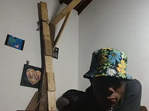 Snapshot of FallenEmigree chatting on 01-11-26, 04:08 FallenEmigree online show from 01-11-26, 04:08