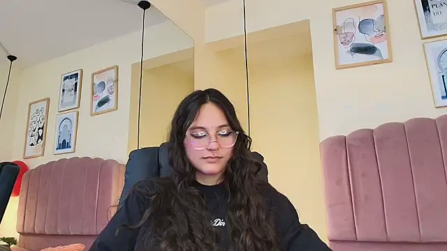 Hanabie  online show from 02-22-26, 03:20