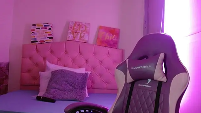 Snapshot of London_Rivers19 chatting on 02-20-26, 02:52 London Rivers19 online show from 02-20-26, 02:52