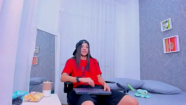 ViictoriiaSaenz online show from 03-18-26, 09:37