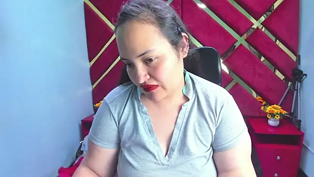 Snapshot of MiaRouss69 chatting on 02-15-26, 11:25 MiaRouss69 online show from 02-15-26, 11:25