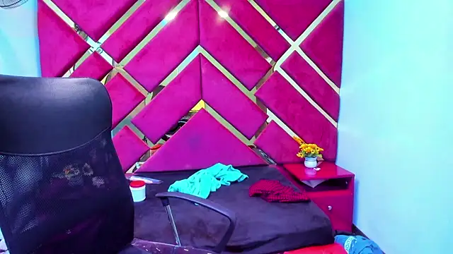 Snapshot of MiaRouss69 chatting on 02-13-26, 05:40 MiaRouss69 online show from 02-13-26, 05:40