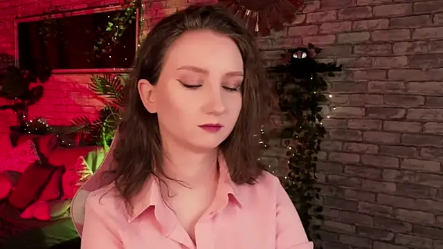 Snapshot of SunshineBlaze chatting on 01-14-26, 05:22 SunshineBlaze online show from 01-14-26, 05:22