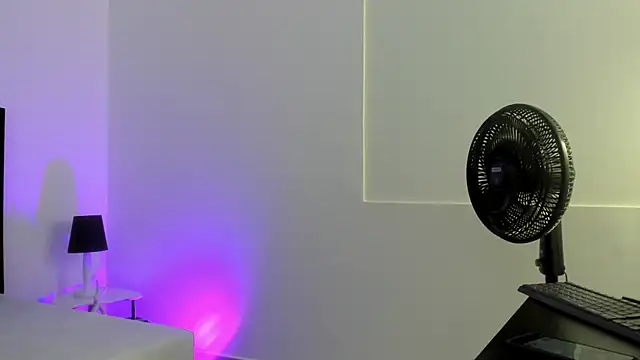 Naugthy Sara online show from 04-14-26, 07:19