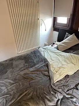 Snapshot of midnight_ballerina_ chatting on 02-15-26, 01:10 midnight ballerina online show from 02-15-26, 01:10