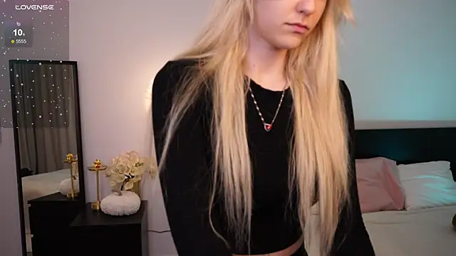 YukiiKim online show from 01-13-26, 12:15