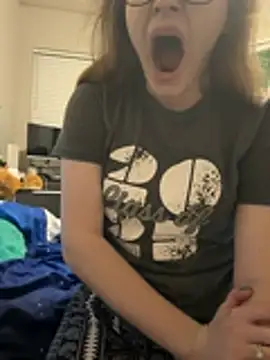 julia4thewin online show from 04-24-26, 02:35