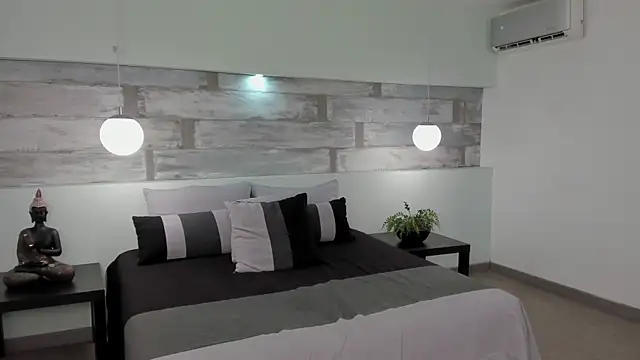 Abriil cutee online show from 03-23-26, 04:18