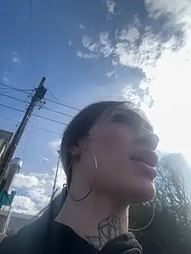 Snapshot of lizz_lunna chatting on 04-24-26, 08:22 lizz lunna online show from 04-24-26, 08:22