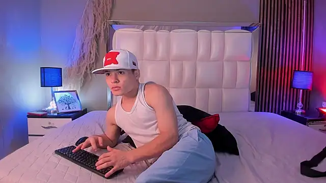 Roger And Ramona online show from 03-24-26, 12:49