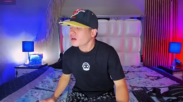 Roger And Ramona online show from 03-27-26, 12:39