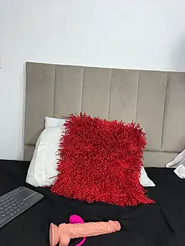 Snapshot of LeslyCooper1 chatting on 02-13-26, 07:14 LeslyCooper1 online show from 02-13-26, 07:14