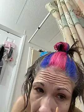 Snapshot of Karmab69 chatting on 02-05-26, 01:40 Karmab69 online show from 02-05-26, 01:40