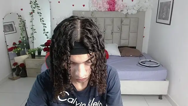 Snapshot of Axel_fox77 chatting on 06-03-26, 01:39 Axel fox77 online show from 06-03-26, 01:39