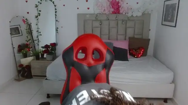 Snapshot of Axel_fox77 chatting on 06-14-26, 01:13 Axel fox77 online show from 06-14-26, 01:13