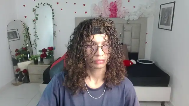 Snapshot of Axel_fox77 chatting on 06-09-26, 01:50 Axel fox77 online show from 06-09-26, 01:50