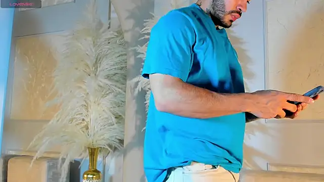 thiago ferrari  online show from 05-31-26, 02:06
