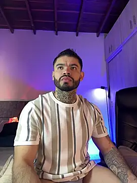 thiago ferrari  online show from 03-25-26, 08:52