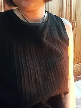 Snapshot of Myna_999 chatting on 01-12-26, 02:40 Myna 999 online show from 01-12-26, 02:40